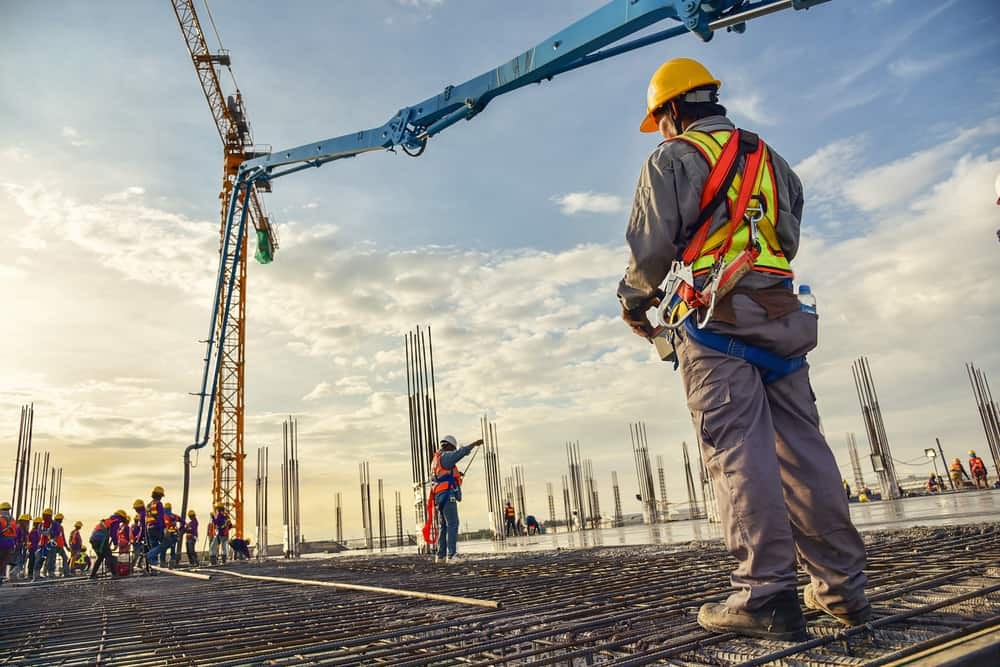 LEAD AND SUPERVISE CONST TEAM