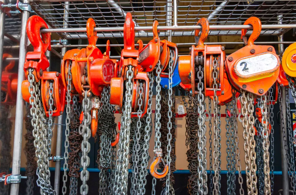 Sling-and-communicate-during-crane
